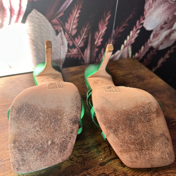 Dundas x Revolve - Picture 3 of 3